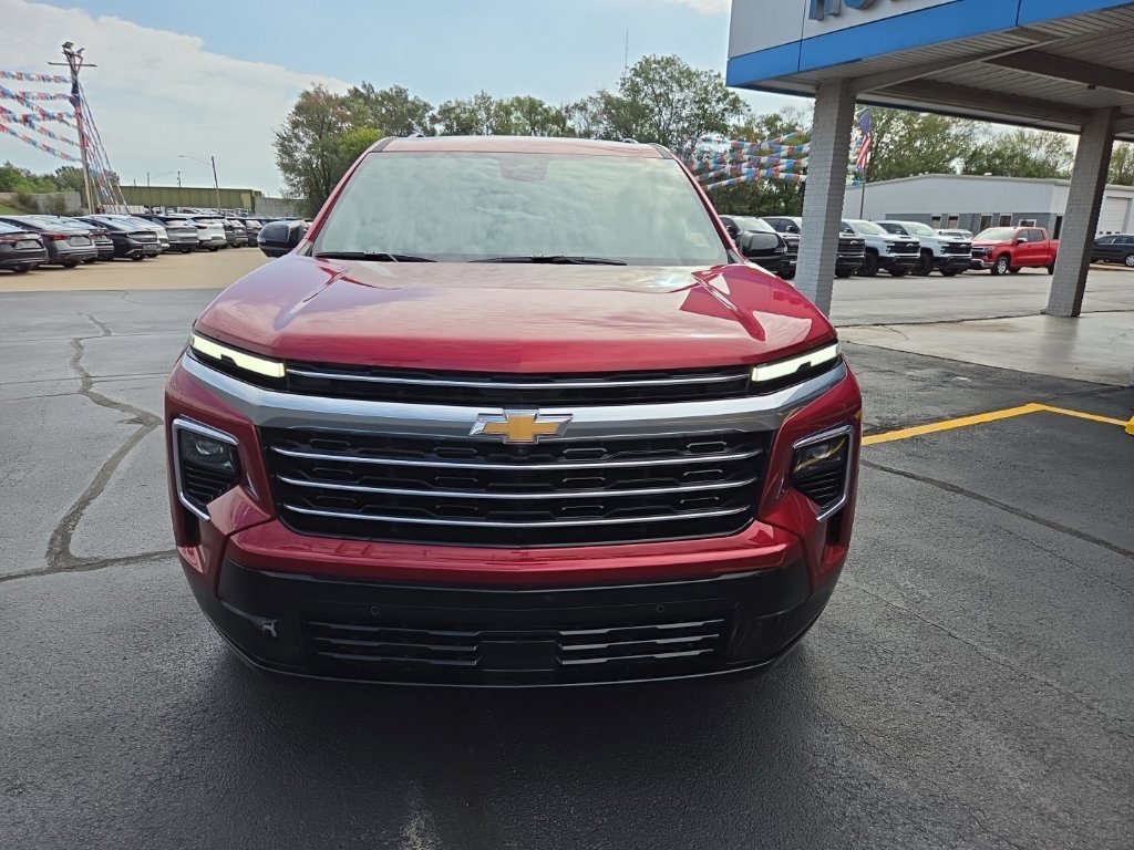 Used 2026 Chevrolet Traverse High Country w/ LPO, Floor Liner Package AWD/4WD image 2