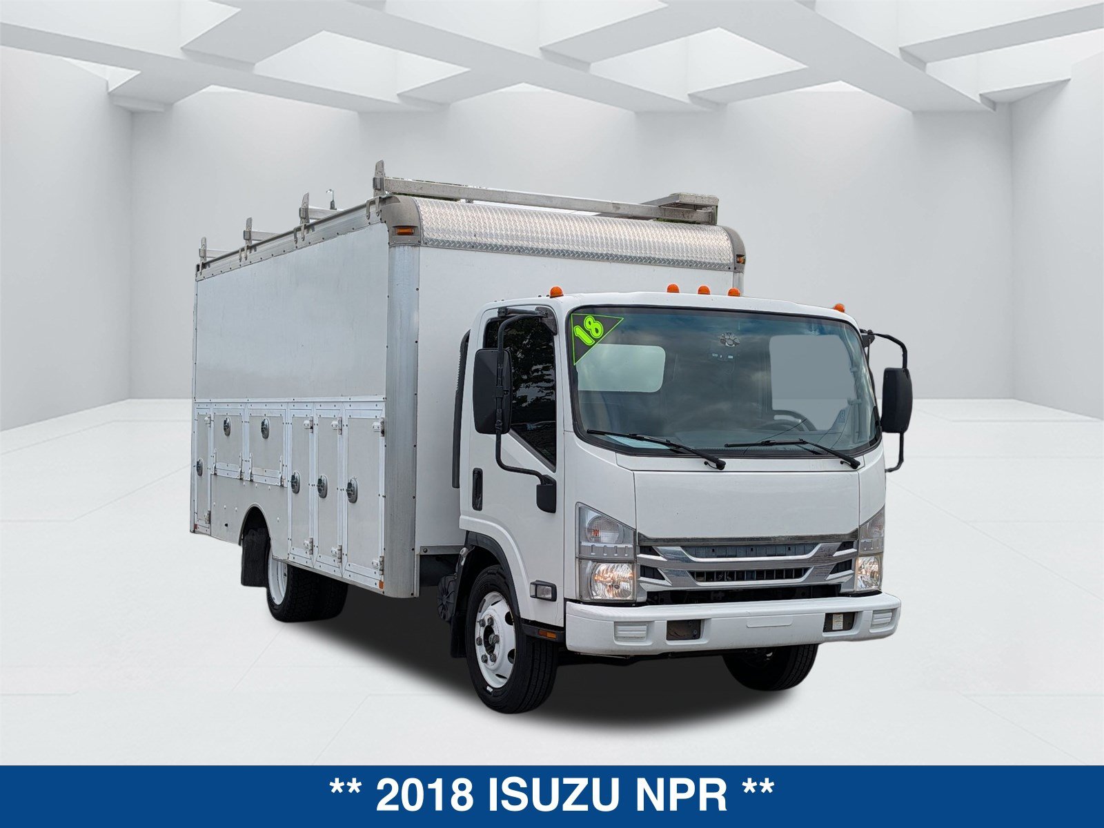 Used 2018 Isuzu NPR RWD image 3