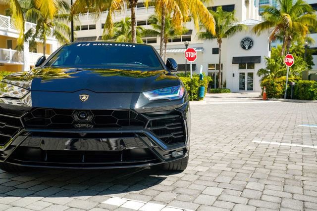 Used 2022 Lamborghini Urus image 9