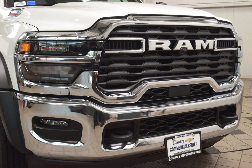 Used 2026 RAM 5500 Tradesman w/ Chrome Appearance Group AWD/4WD image 7