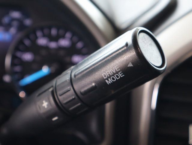 Used 2020 Ford F350 Lariat w/ Lariat Value Package image 40