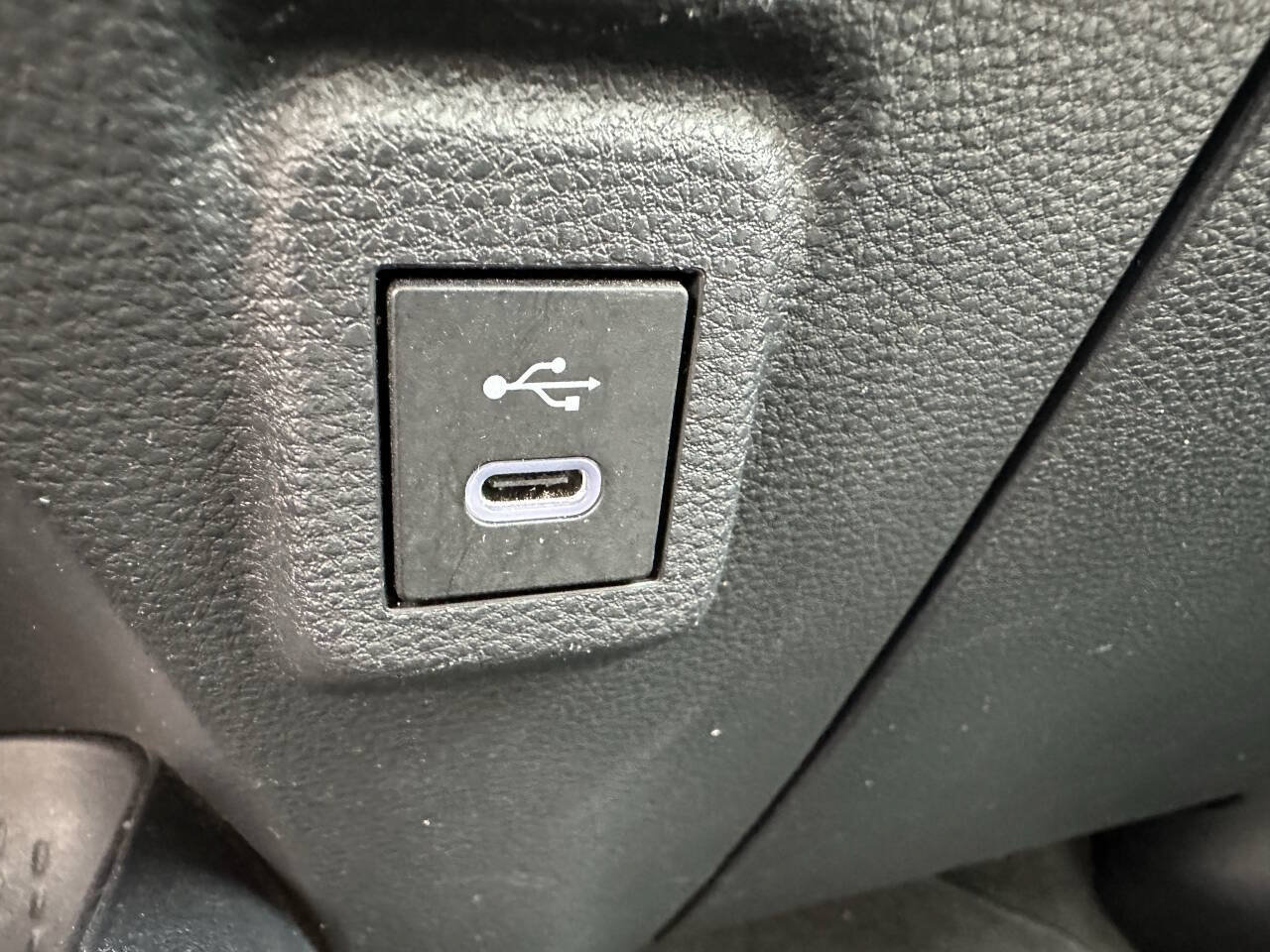 Used 2023 Toyota Corolla LE w/ Carpet Mat Package (TMS) FWD image 21