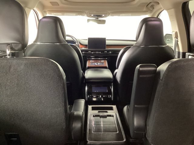 Used 2021 Lincoln Aviator Reserve AWD/4WD image 25