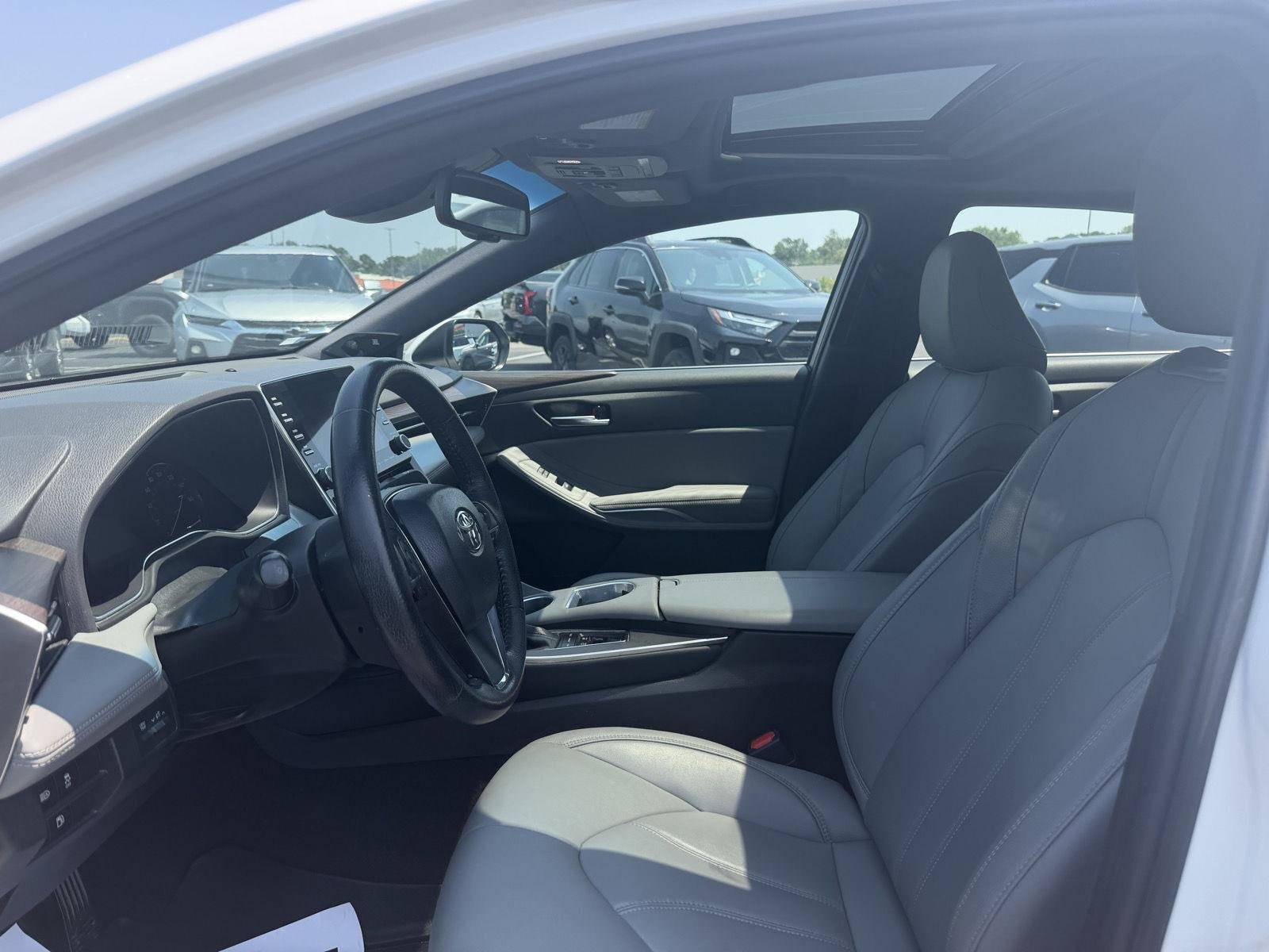 Used 2020 Toyota Avalon XLE w/ Moonroof Package FWD image 12