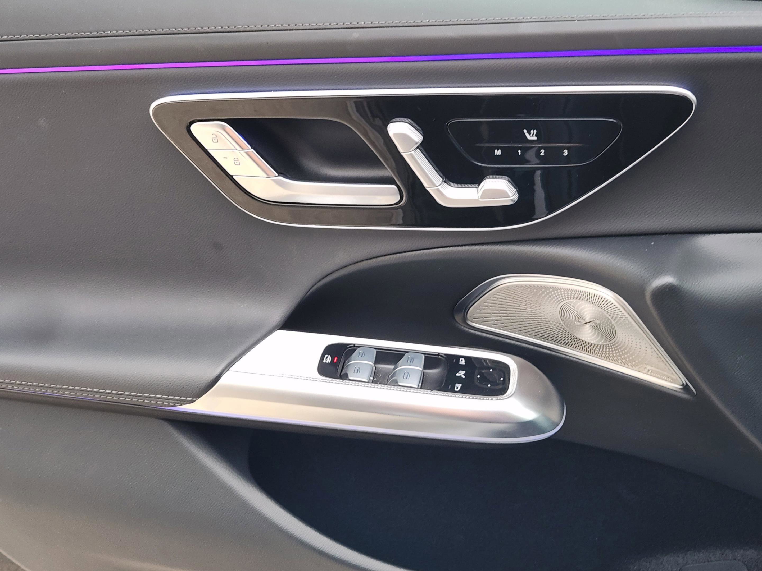 Used 2025 Mercedes-Benz E 350 4MATIC Sedan image 14