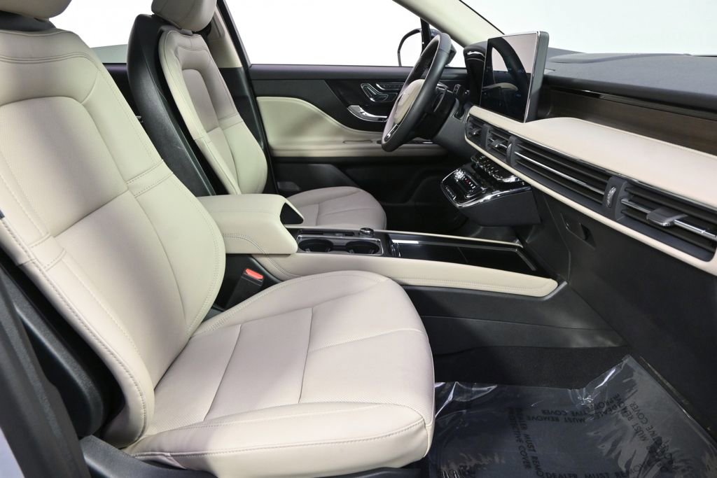 New 2026 Lincoln Corsair Reserve w/ Jet Appearance Package image 16