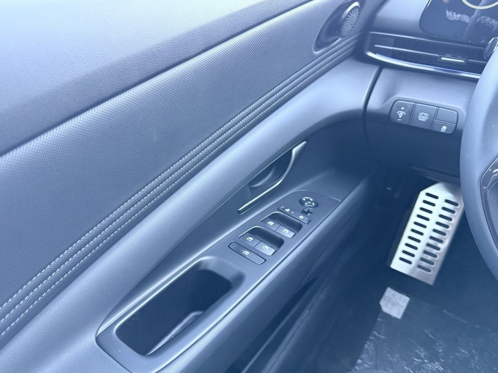 New 2025 Hyundai Elantra SEL image 10