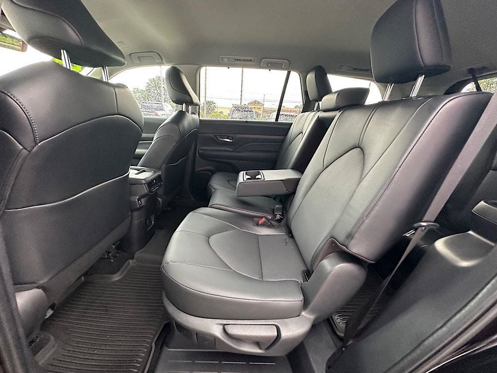 Certified 2024 Toyota Grand Highlander AWD image 16