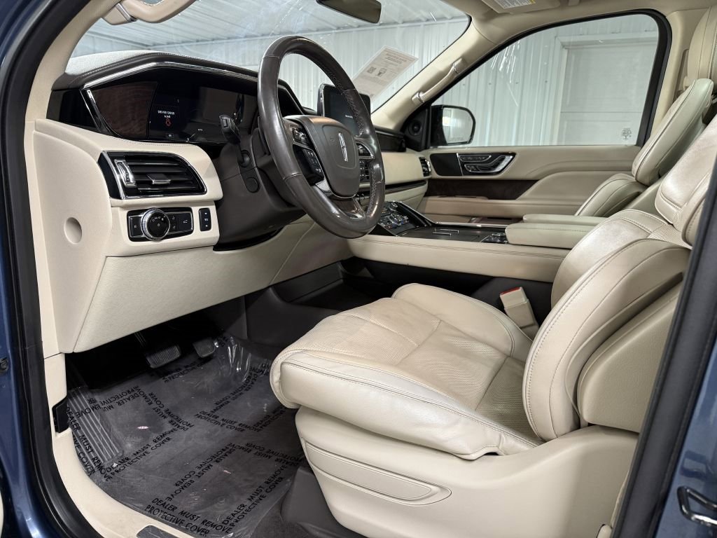 Used 2018 Lincoln Navigator L Reserve w/ Technology Package image 8