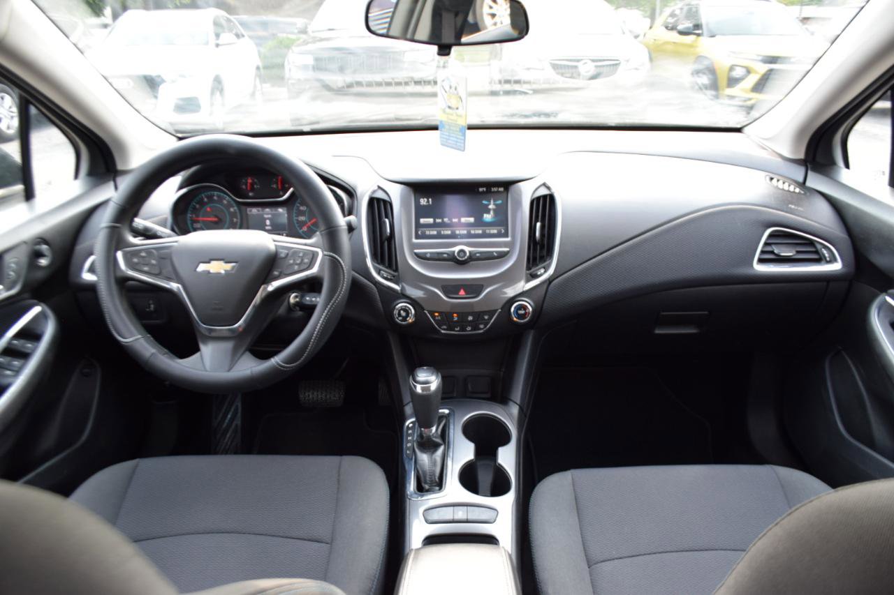 Used 2017 Chevrolet Cruze LT FWD image 11