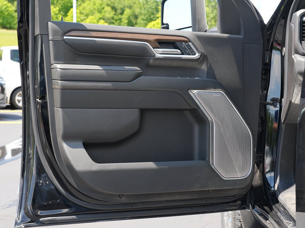Certified 2025 Chevrolet Silverado 3500 High Country w/ High Country Premium Package AWD/4WD image 15