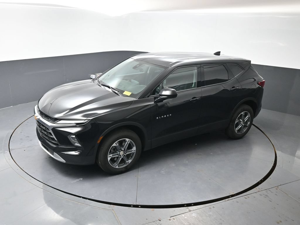 Used 2025 Chevrolet Blazer LT FWD image 45