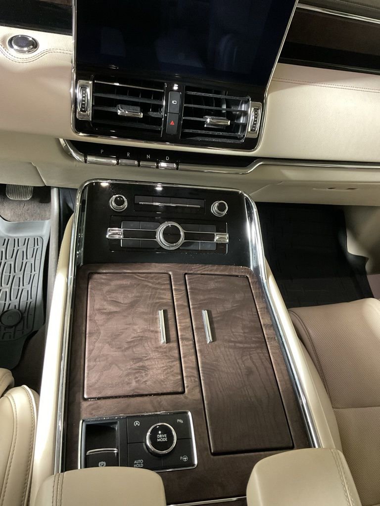 Used 2019 Lincoln Navigator L Reserve image 28
