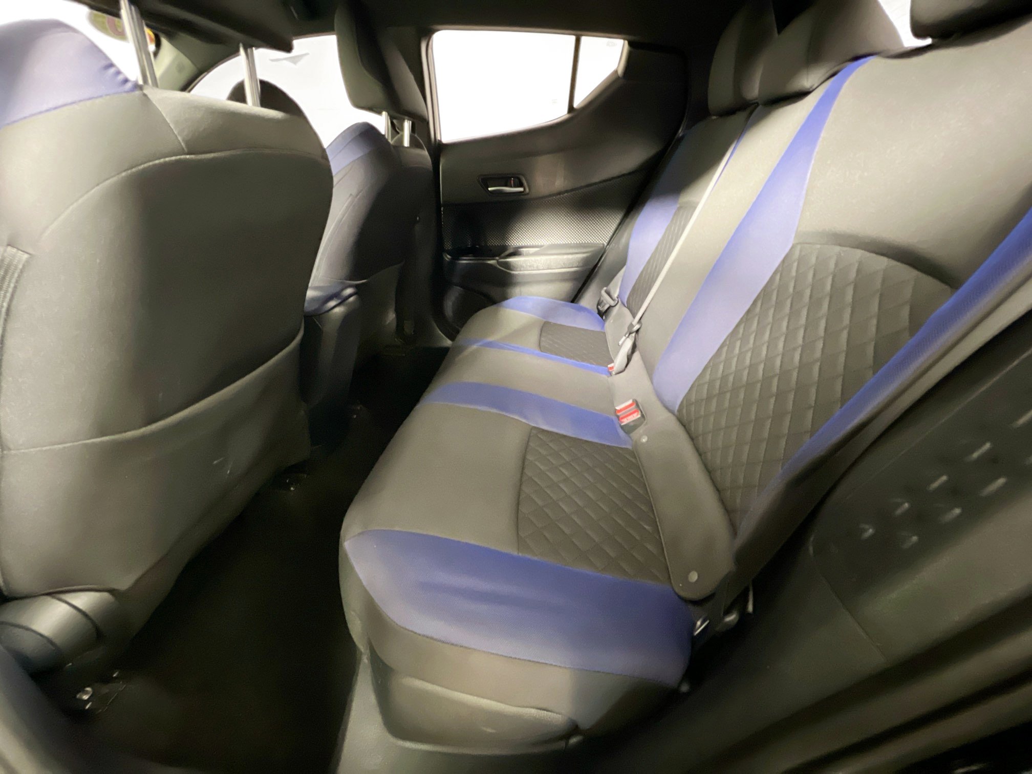 Used 2020 Toyota C-HR XLE image 28