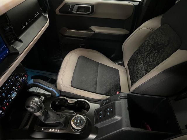 Used 2023 Ford Bronco Wildtrak image 41