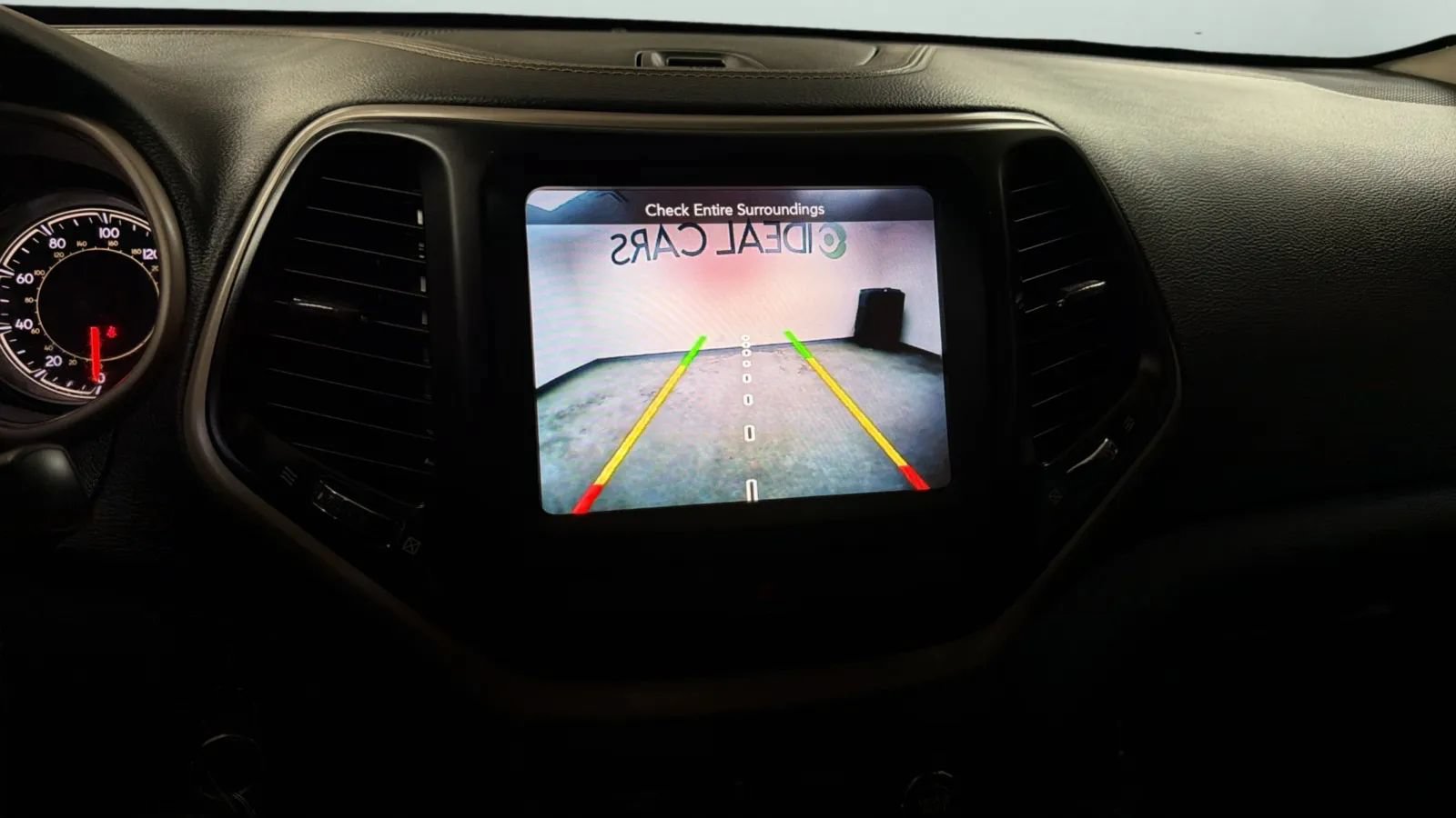 Used 2017 Jeep Cherokee Latitude FWD image 14