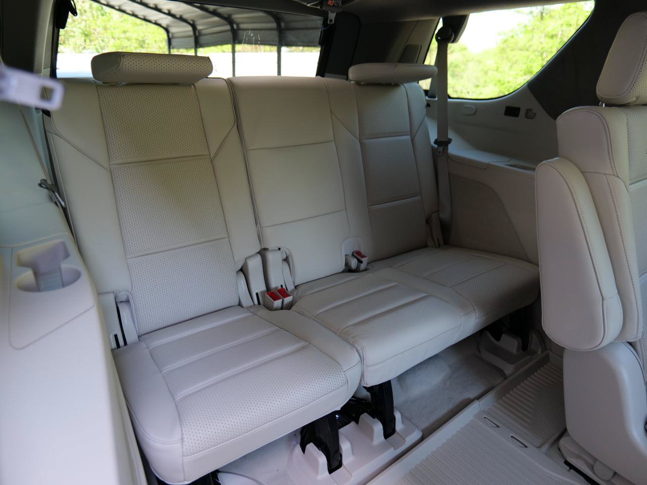 Used 2025 Cadillac Escalade Sport Platinum w/ LPO, Floor Liner Package AWD/4WD image 45
