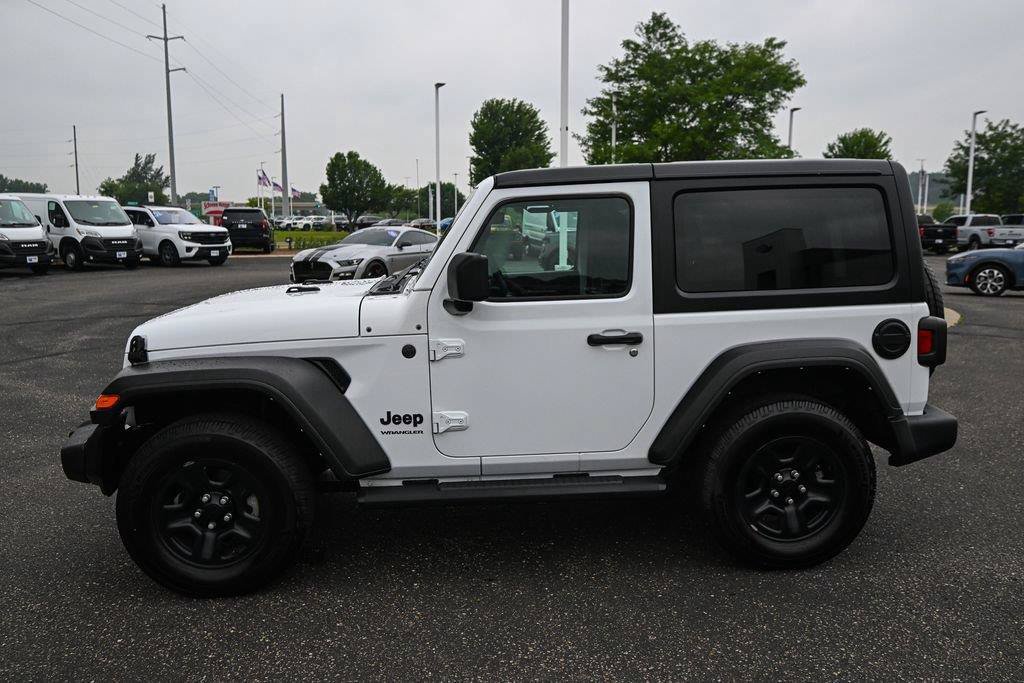 Used 2022 Jeep Wrangler Sport AWD/4WD image 8