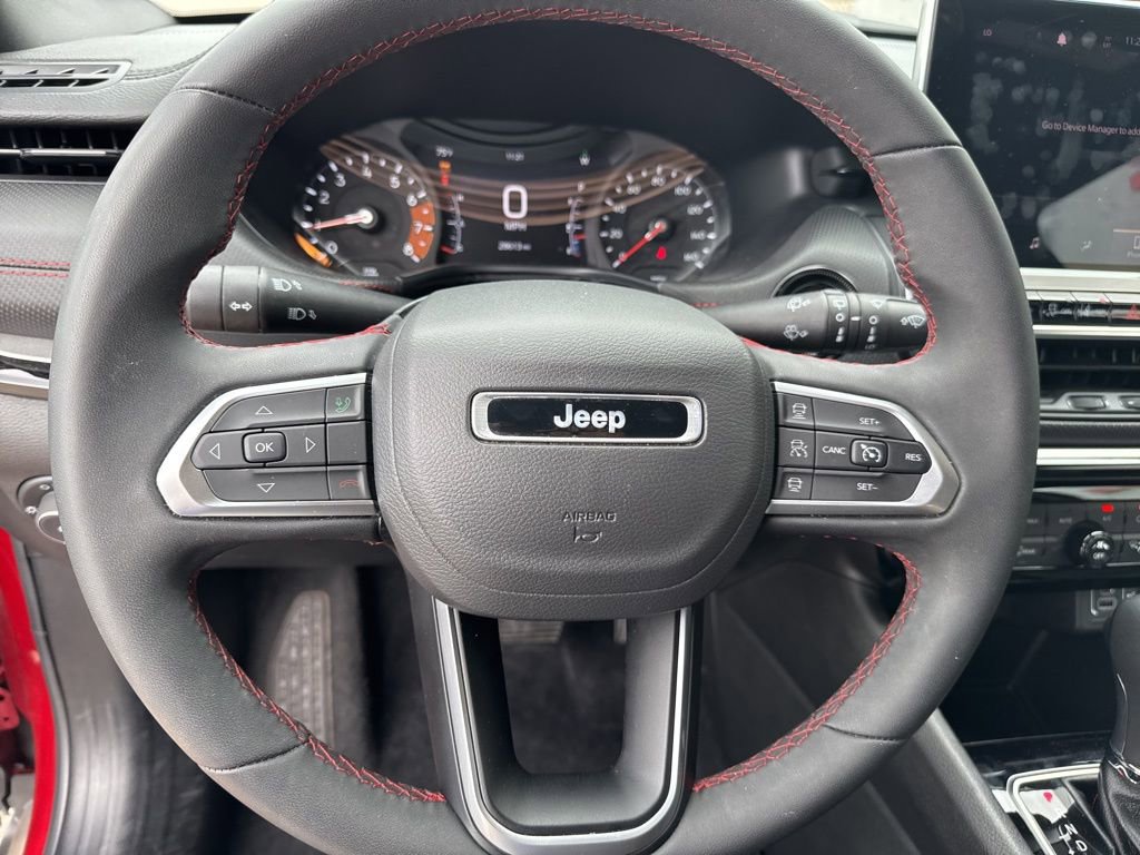 Used 2025 Jeep Compass Trailhawk AWD/4WD image 13