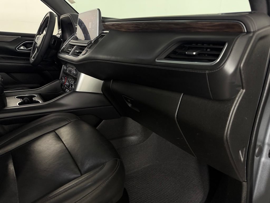 Used 2021 Chevrolet Suburban Z71 AWD/4WD image 32