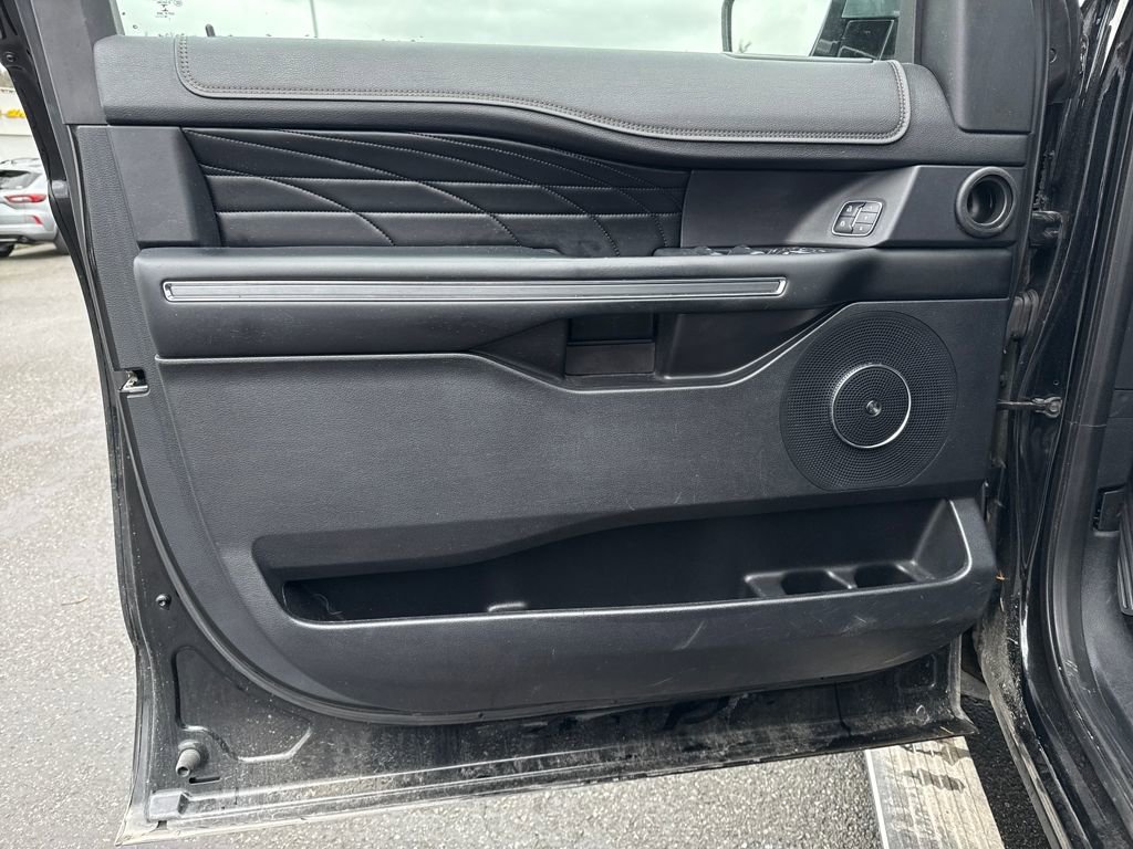 Used 2018 Ford Expedition Platinum image 21