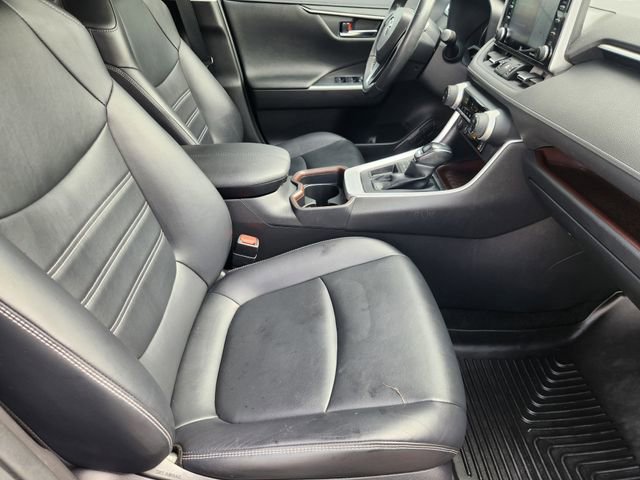Used 2020 Toyota RAV4 Limited FWD image 10