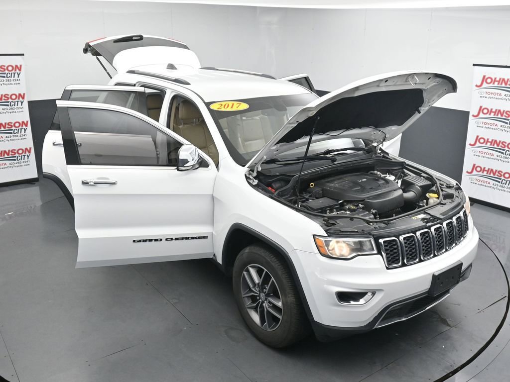 Used 2017 Jeep Grand Cherokee Limited AWD/4WD image 39
