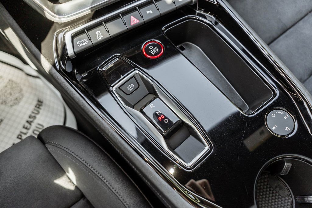 Used 2022 Audi e-tron GT Premium Plus image 8