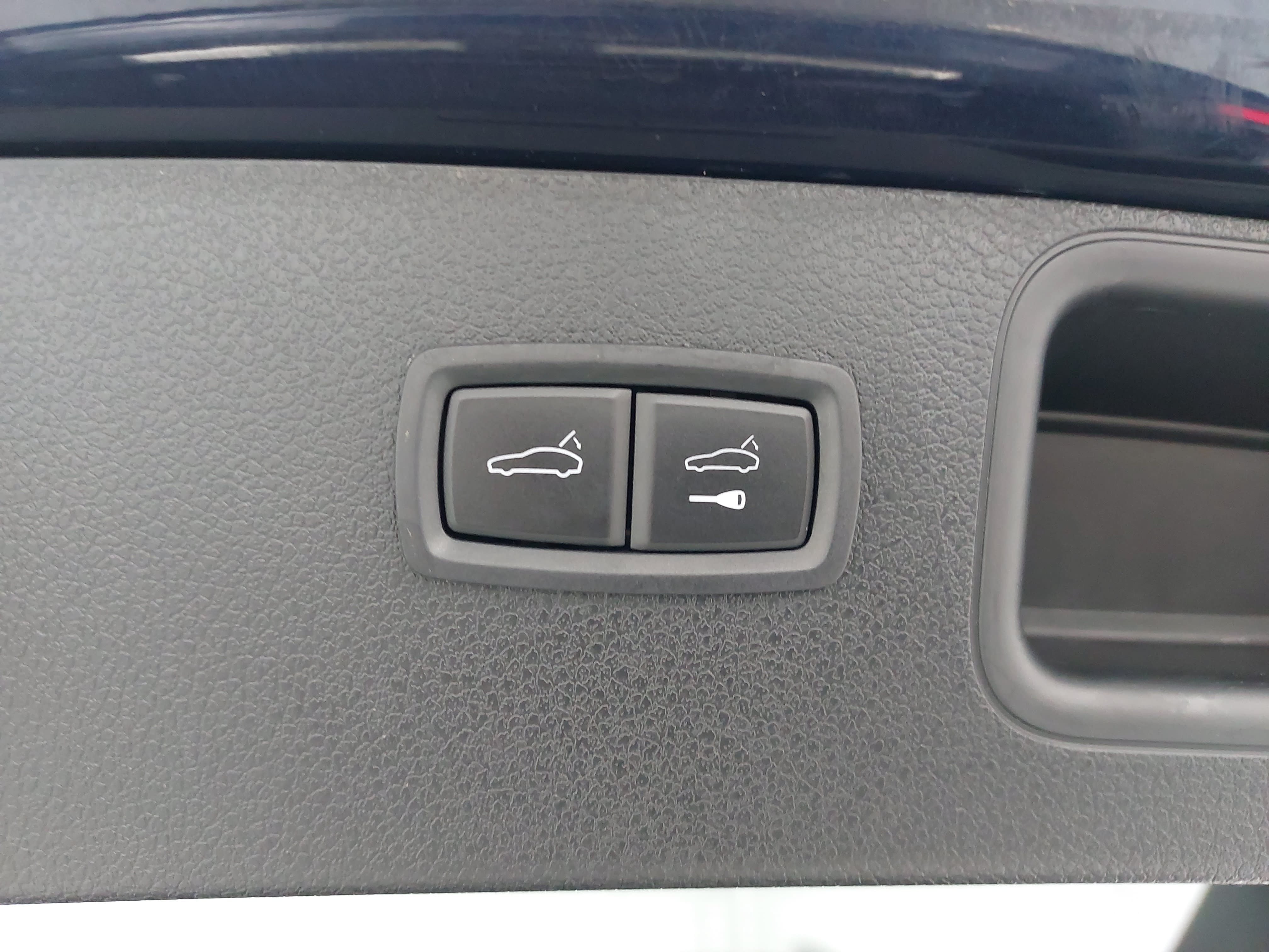 Used 2017 Porsche Macan AWD/4WD image 15