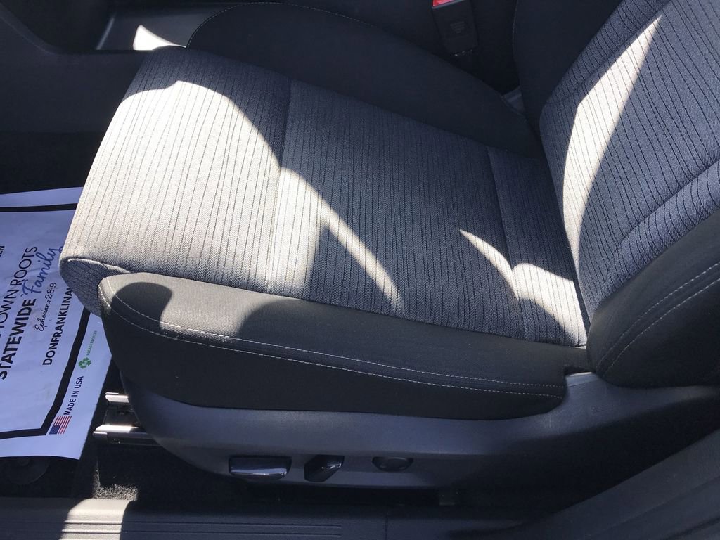 Used 2023 Nissan Rogue SV image 12