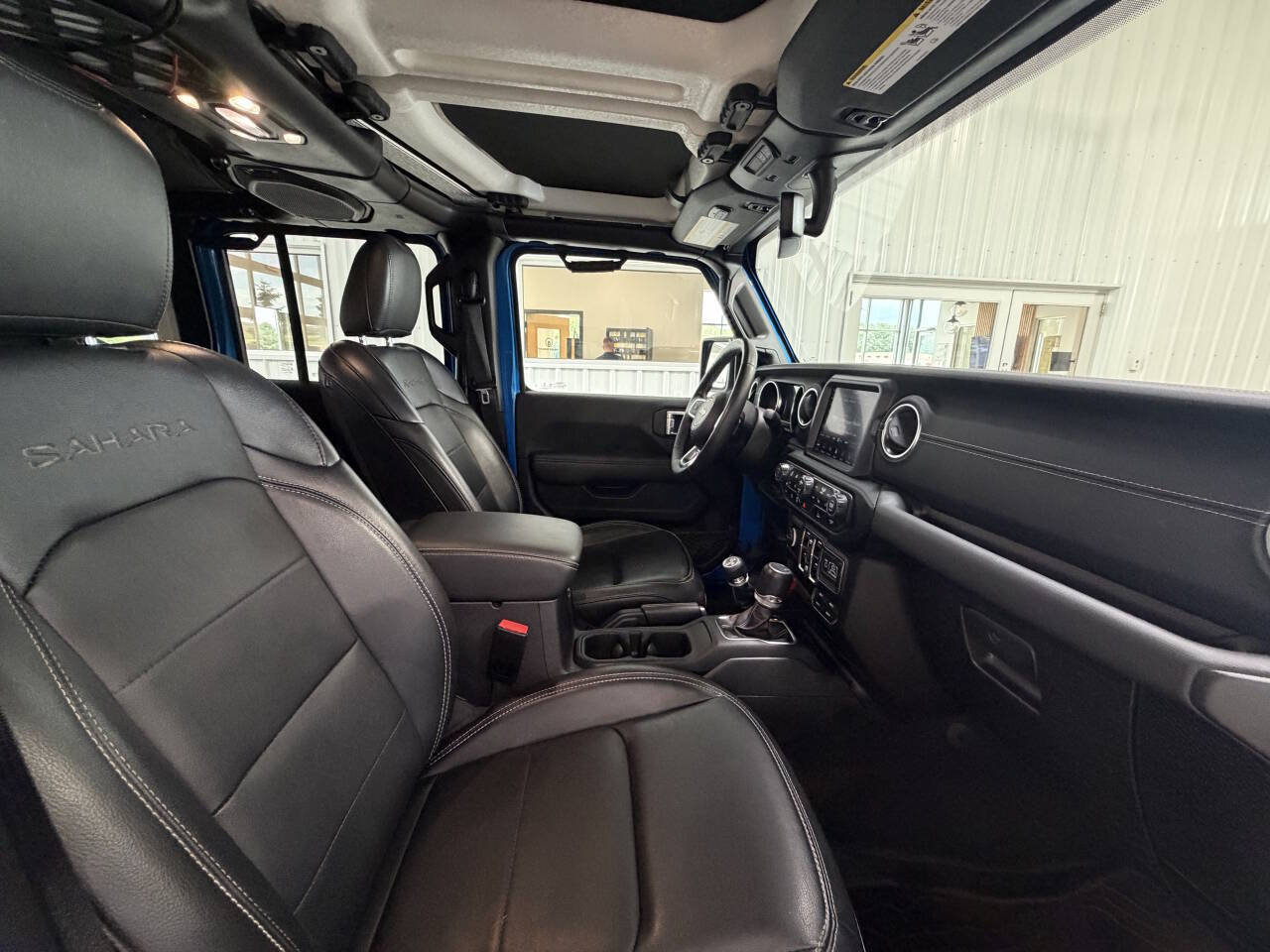 Used 2023 Jeep Wrangler Unlimited Sahara w/ Cold Weather Group AWD/4WD image 31