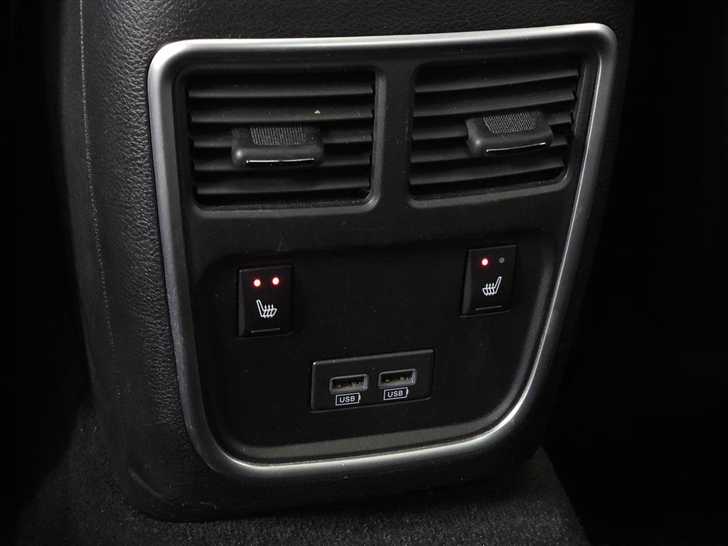 Used 2016 Chrysler 300 C Platinum w/ Safetytec Plus Group image 31