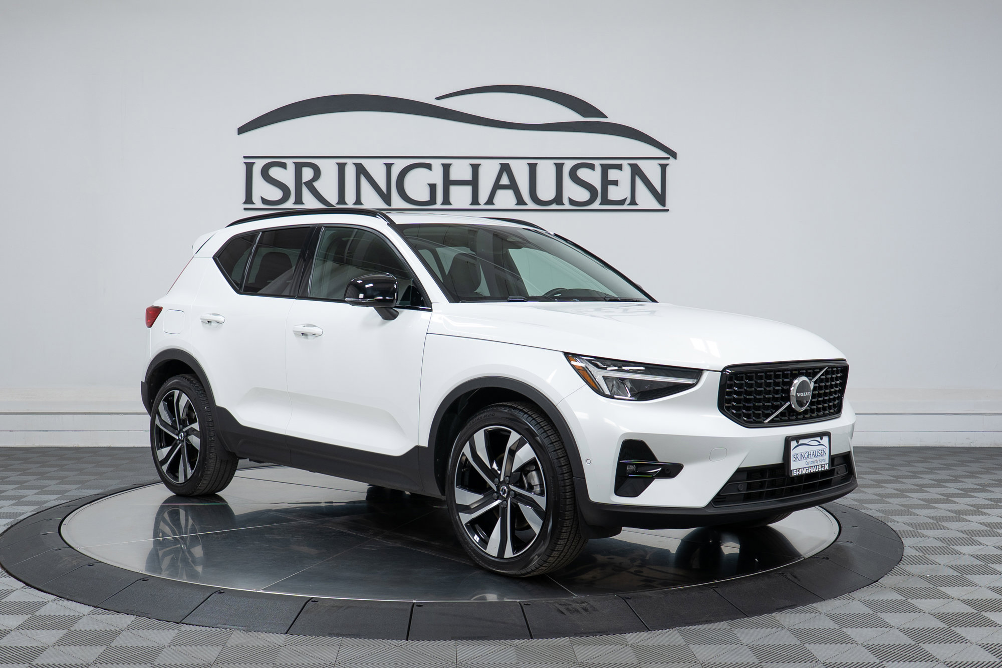 Used 2023 Volvo XC40 B5 Ultimate w/ Protection Package Premier AWD/4WD image 3