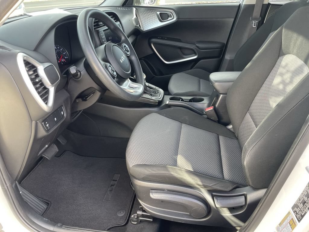 Used 2022 Kia Soul LX FWD image 8