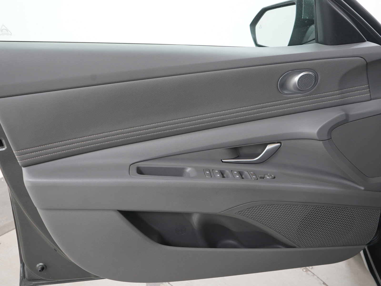 Used 2025 Hyundai Elantra SEL FWD image 19
