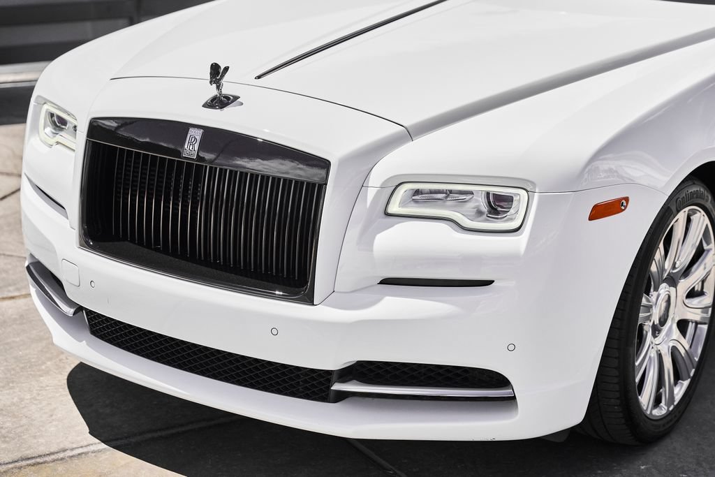 Used 2018 Rolls-Royce Dawn RWD image 7