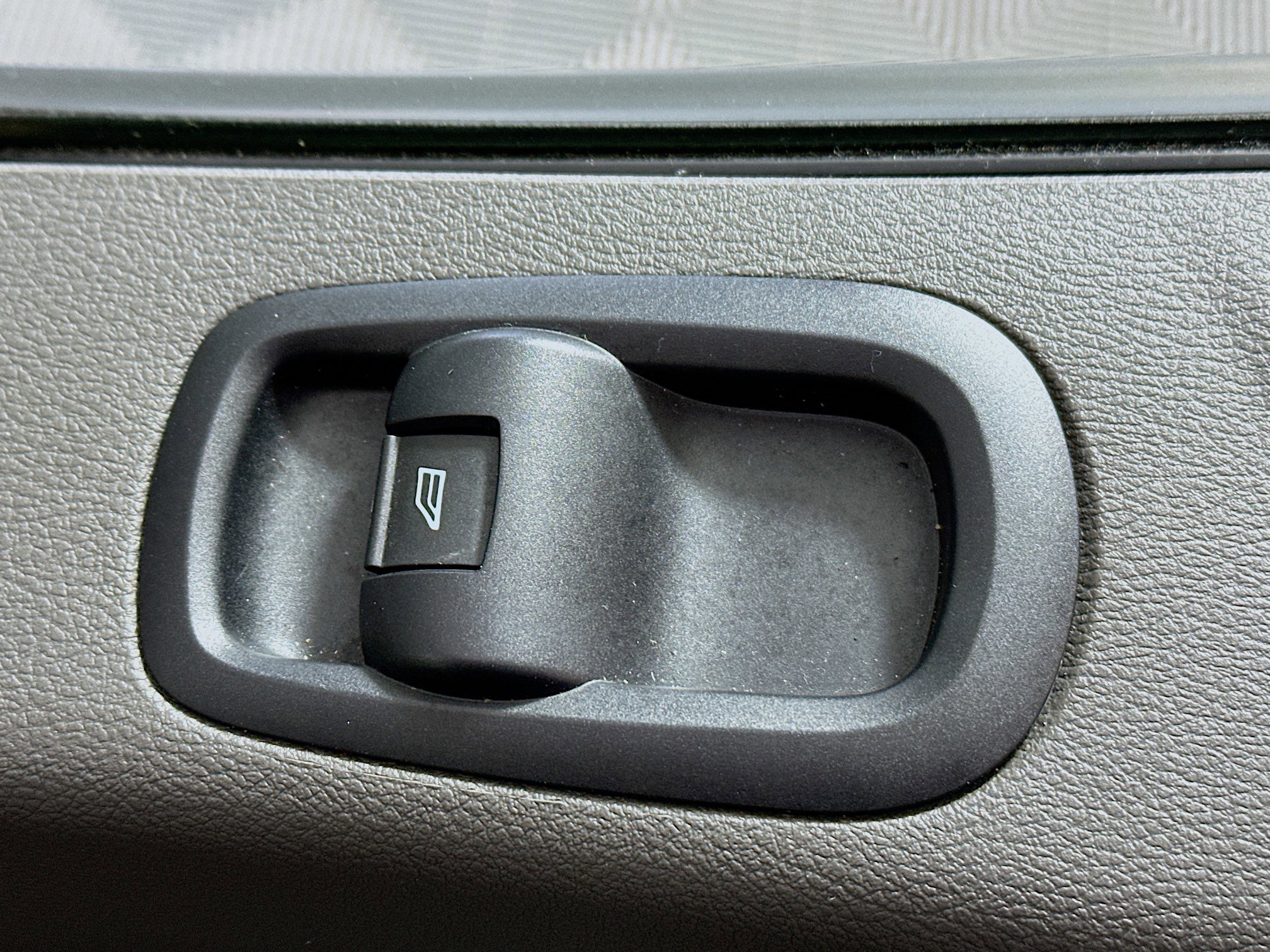 Used 2024 Ford Transit 250 Low Roof w/ Exterior Upgrade Package image 25