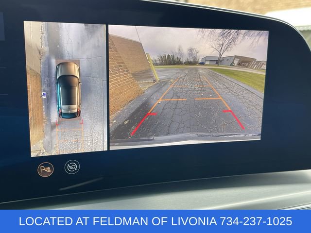 Used 2024 Cadillac Lyriq Sport image 14