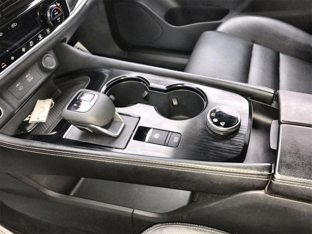 Used 2023 Nissan Rogue SL w/ SL Premium Package image 21