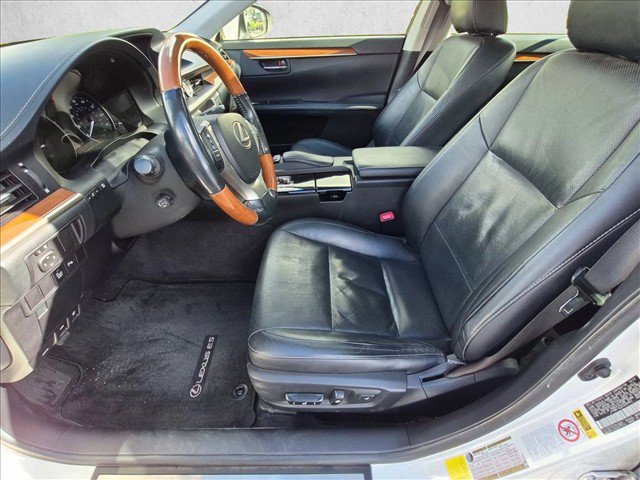 Used 2013 Lexus ES 300h w/ Luxury Pkg FWD image 14