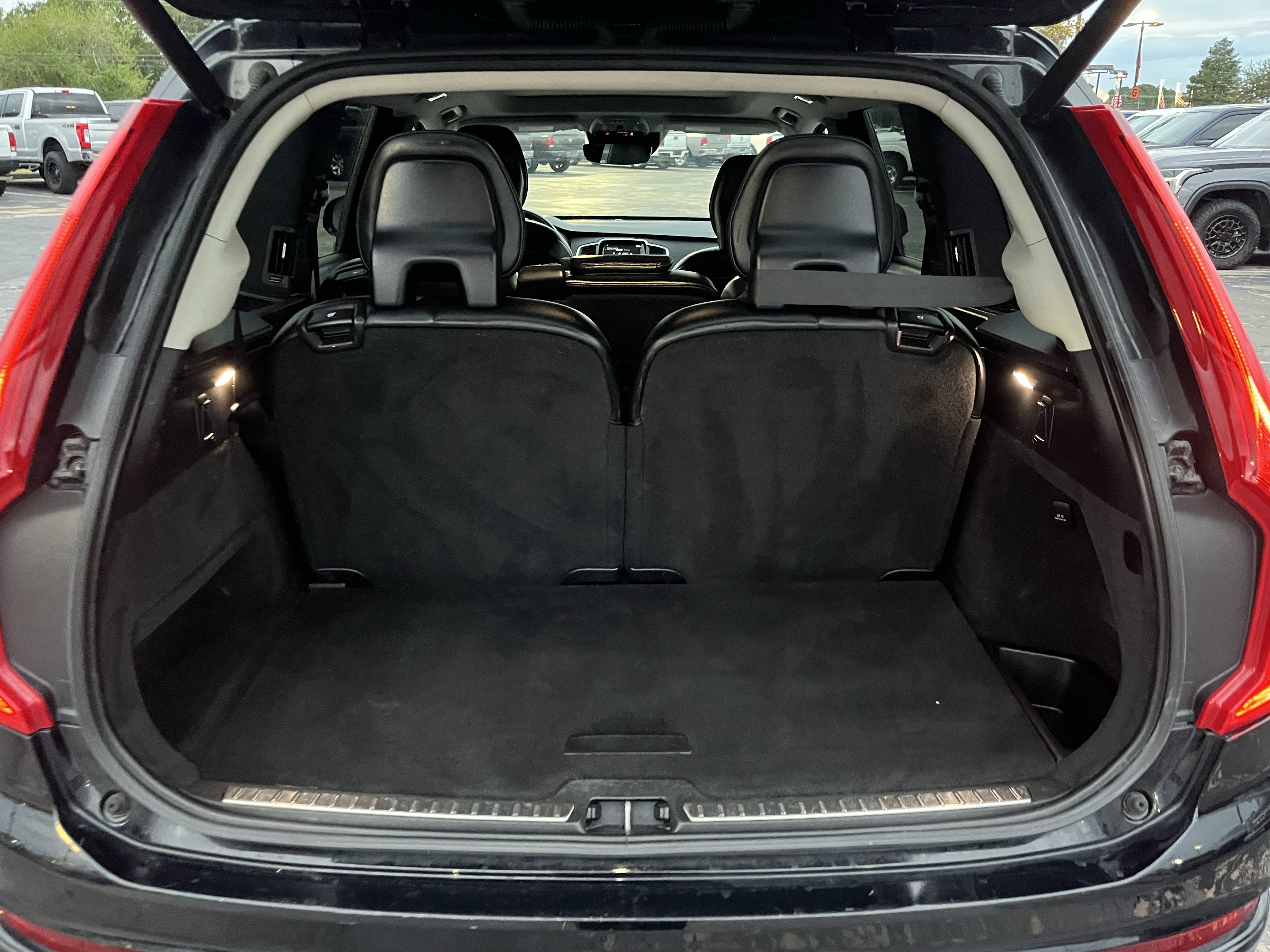 Used 2022 Volvo XC90 T5 Momentum AWD/4WD image 15