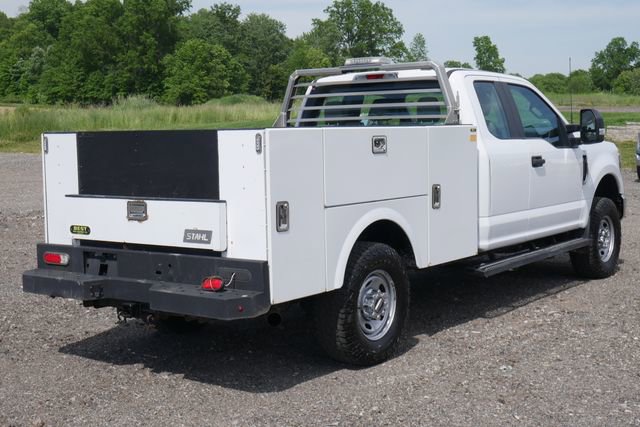 Used 2022 Ford F250 XL w/ Power Equipment Group AWD/4WD image 8