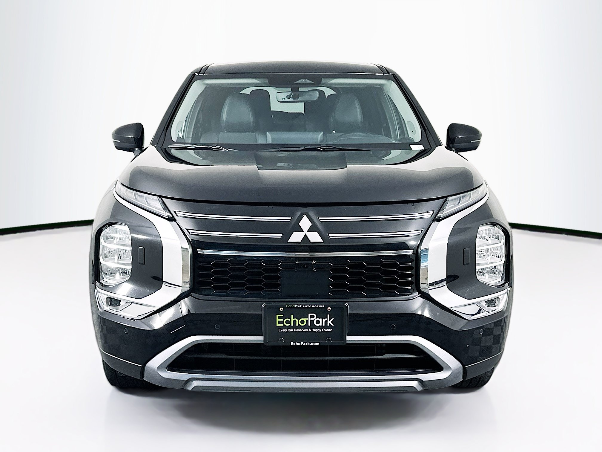 Used 2025 Mitsubishi Outlander SE AWD/4WD image 2