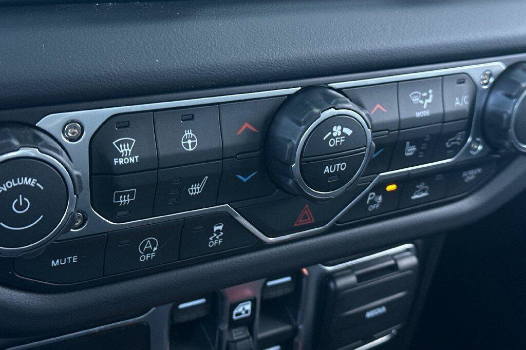New 2026 Jeep Gladiator Rubicon w/ Safety Group AWD/4WD image 19