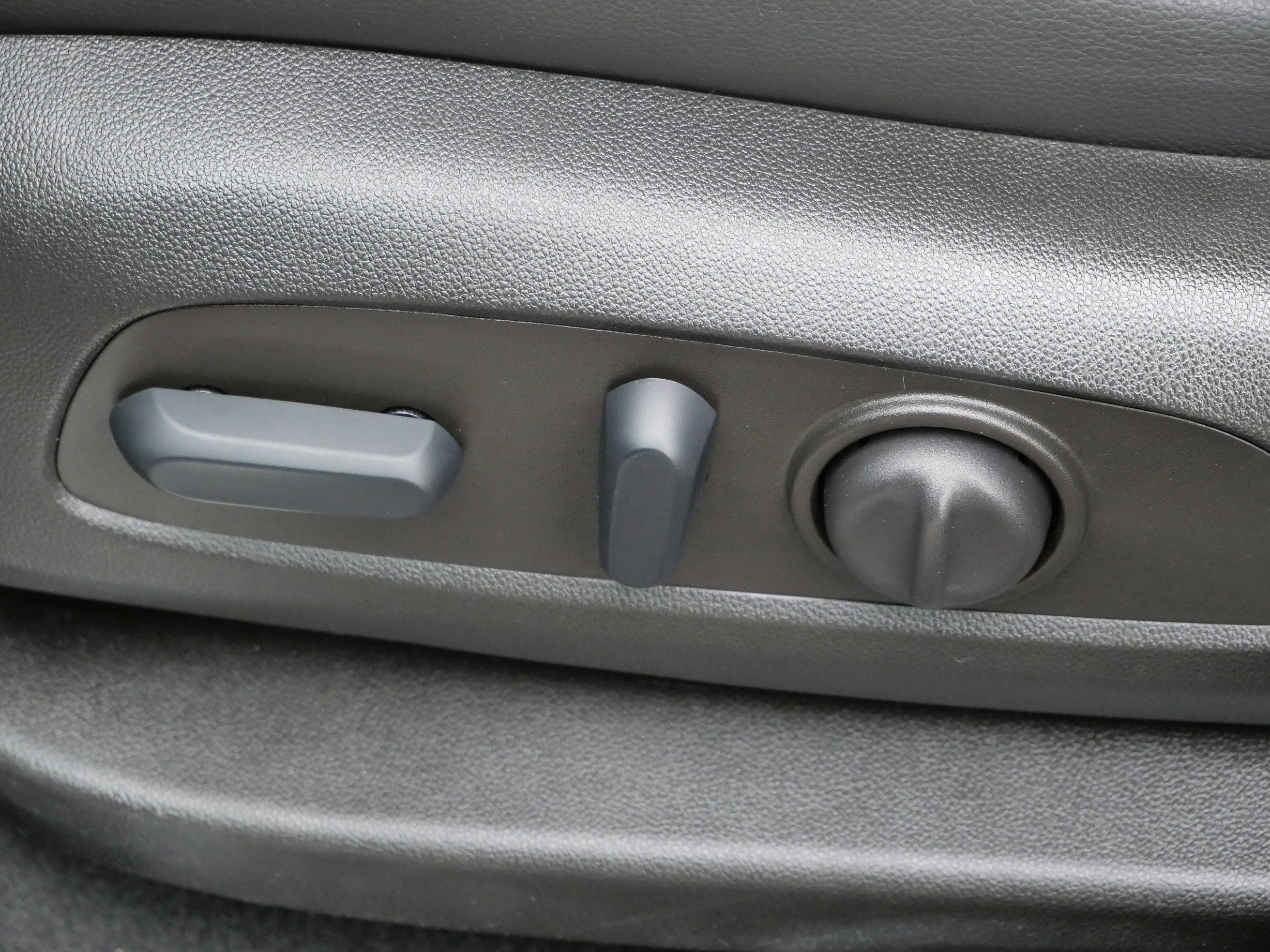 Used 2022 GMC Acadia SLT w/ Elevation Edition image 20