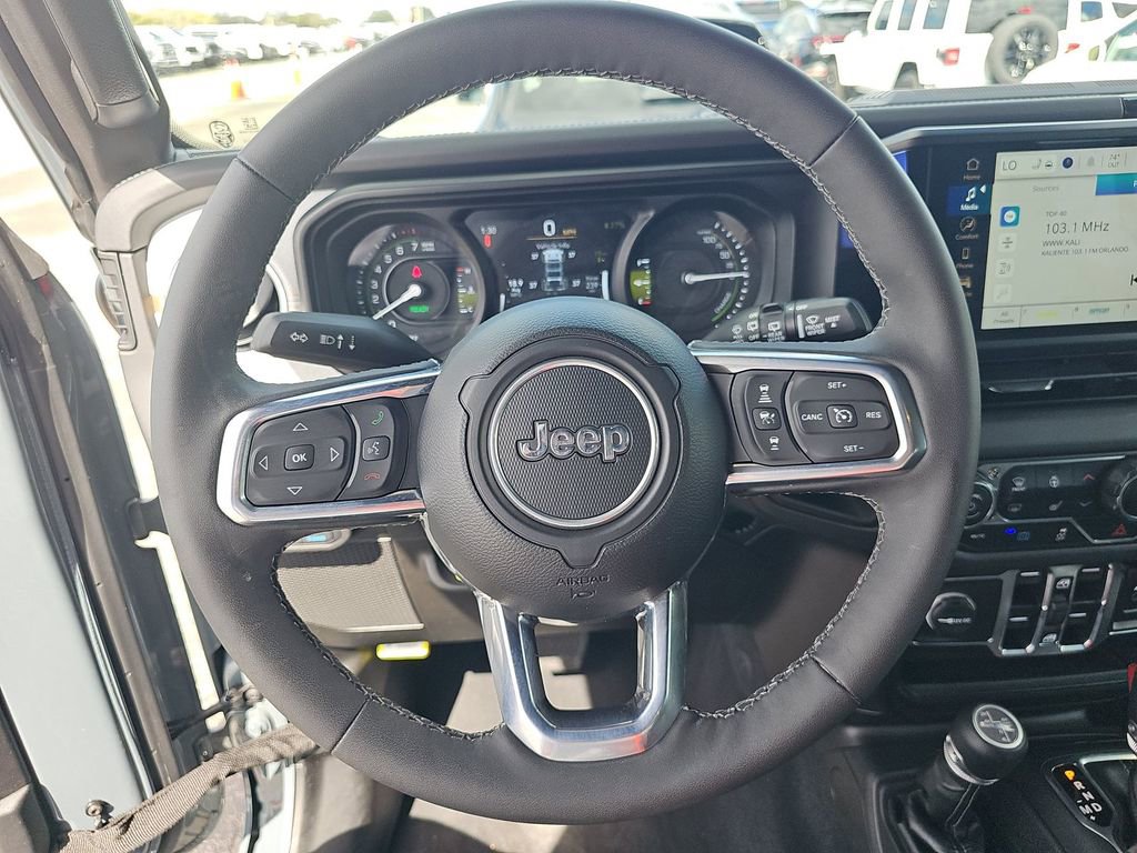 Used 2025 Jeep Wrangler Unlimited Sahara w/ Safety Group image 15