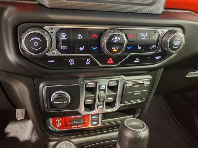 Used 2020 Jeep Gladiator Rubicon w/ Cold Weather Group AWD/4WD image 15