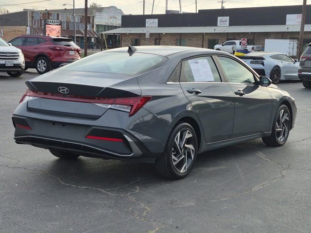 Used 2025 Hyundai Elantra SEL image 8