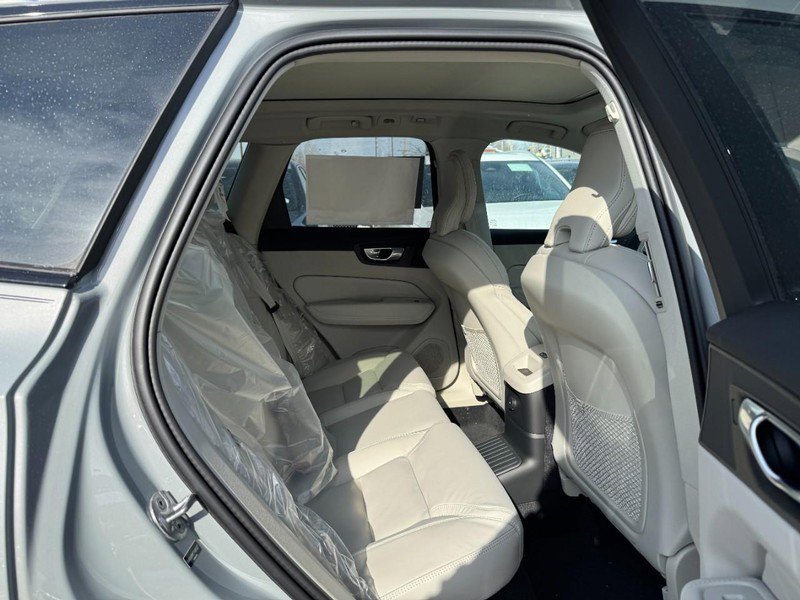 New 2026 Volvo XC60 T8 Ultra w/ Protection Package Premier image 5