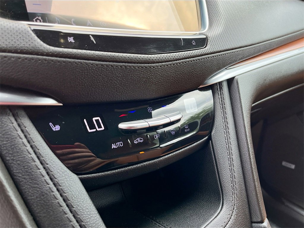 Used 2024 Cadillac XT5 Premium Luxury image 16